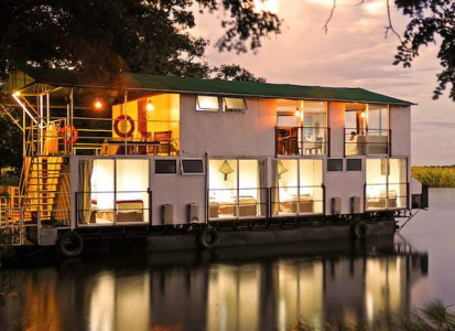 Botswana Footprints - Houseboating